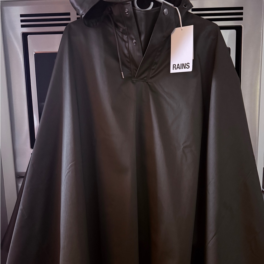 Rains Forest Green Cape